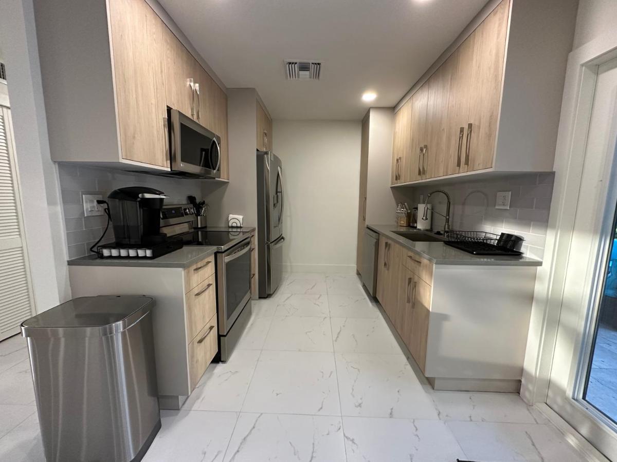 The Sun House - 3 Bed, 2 Bath, Private Pool, Fire Pit, Huge Backyard Villa Fort Lauderdale Buitenkant foto
